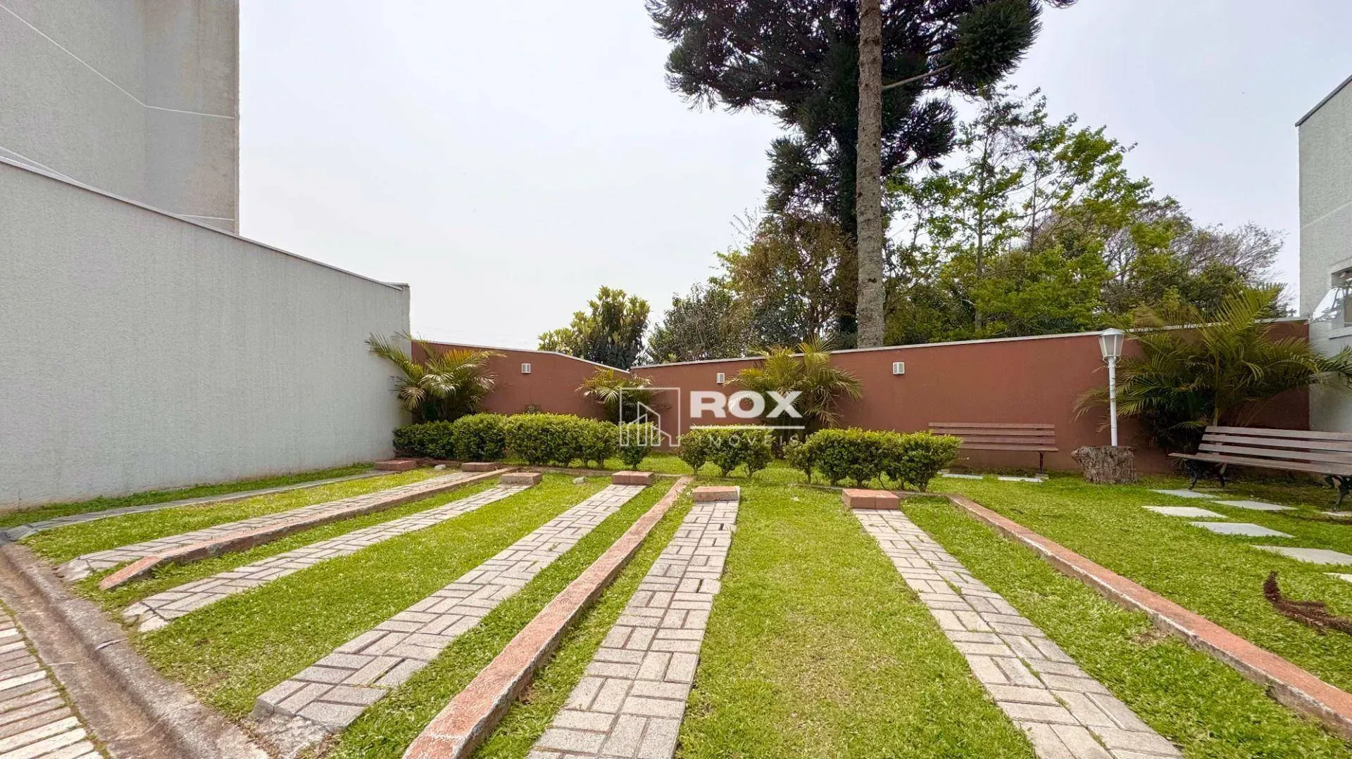 3-bedroom house with a garden in Curitiba — photo 41