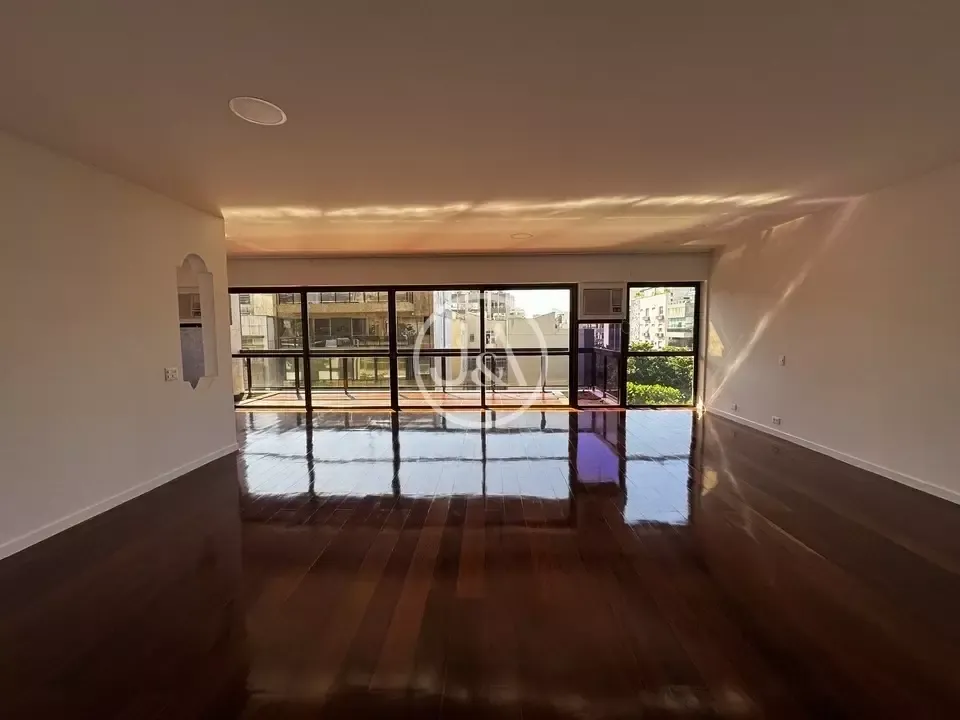 Rental apartment with 4 bedrooms and a separate kitchen — photo 4