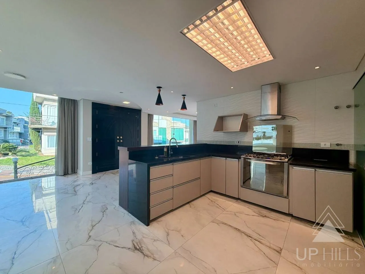 Casa com 3 suítes e cozinha aberta com fogão a gás — photo 14