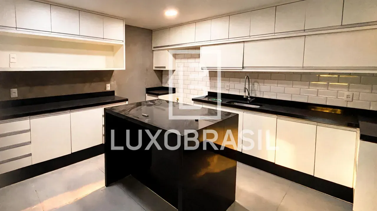 4-bedroom house with an open-plan kitchen and 2 parking — photo 3