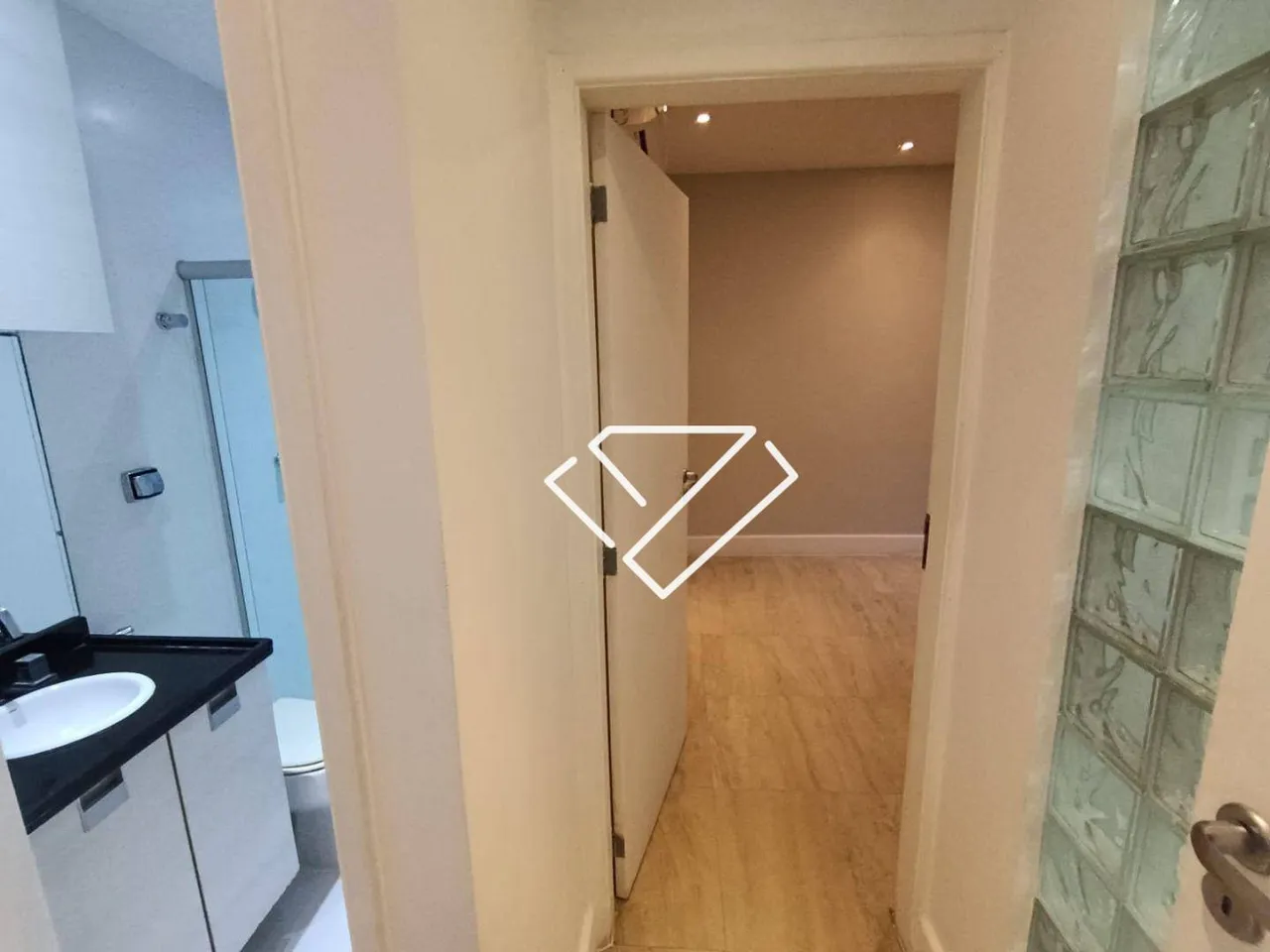 3-bedroom apartment with a closed-in gas kitchen — photo 15