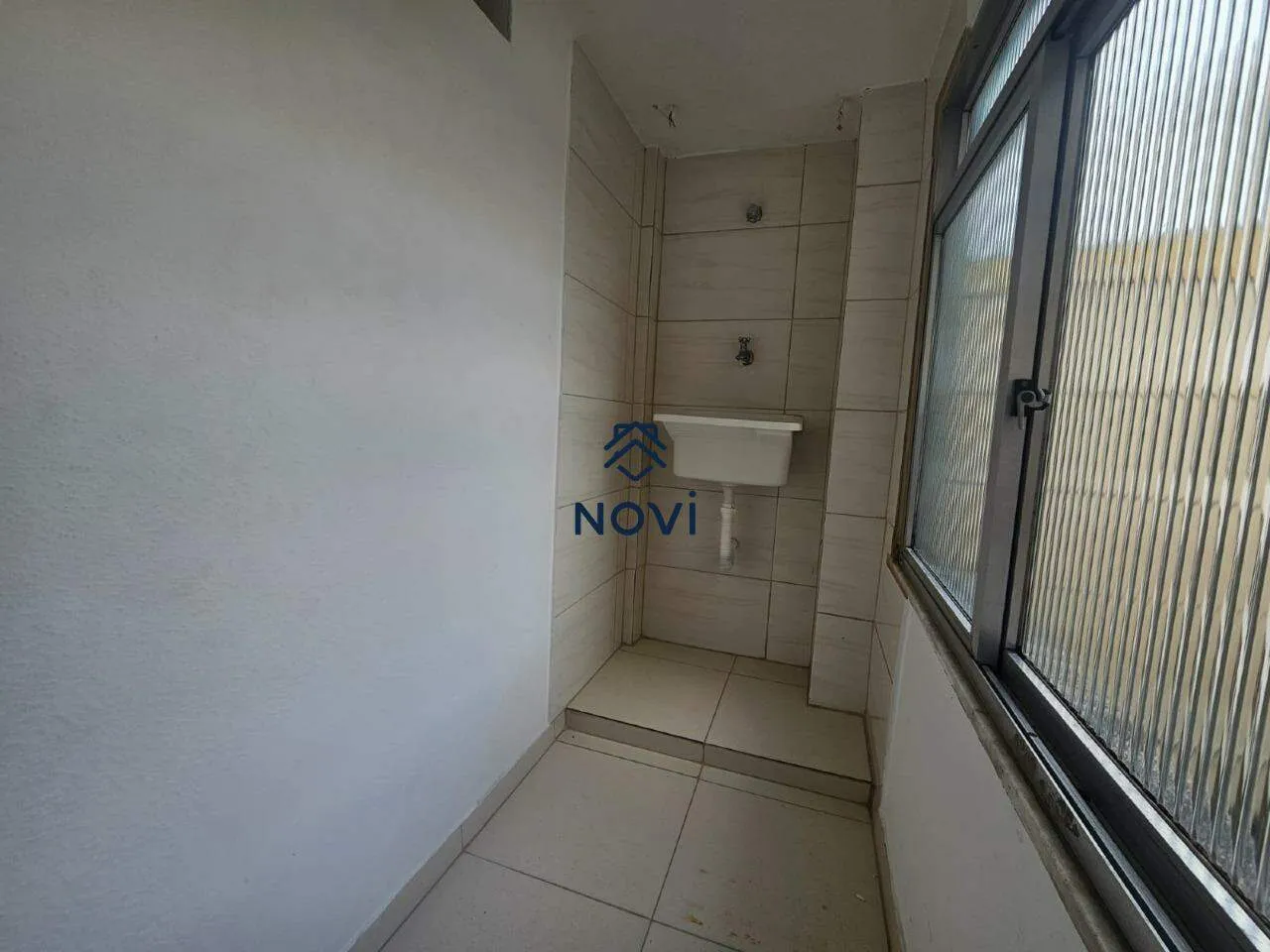 1-bedroom apartment with balcony and 48 m² — photo 8
