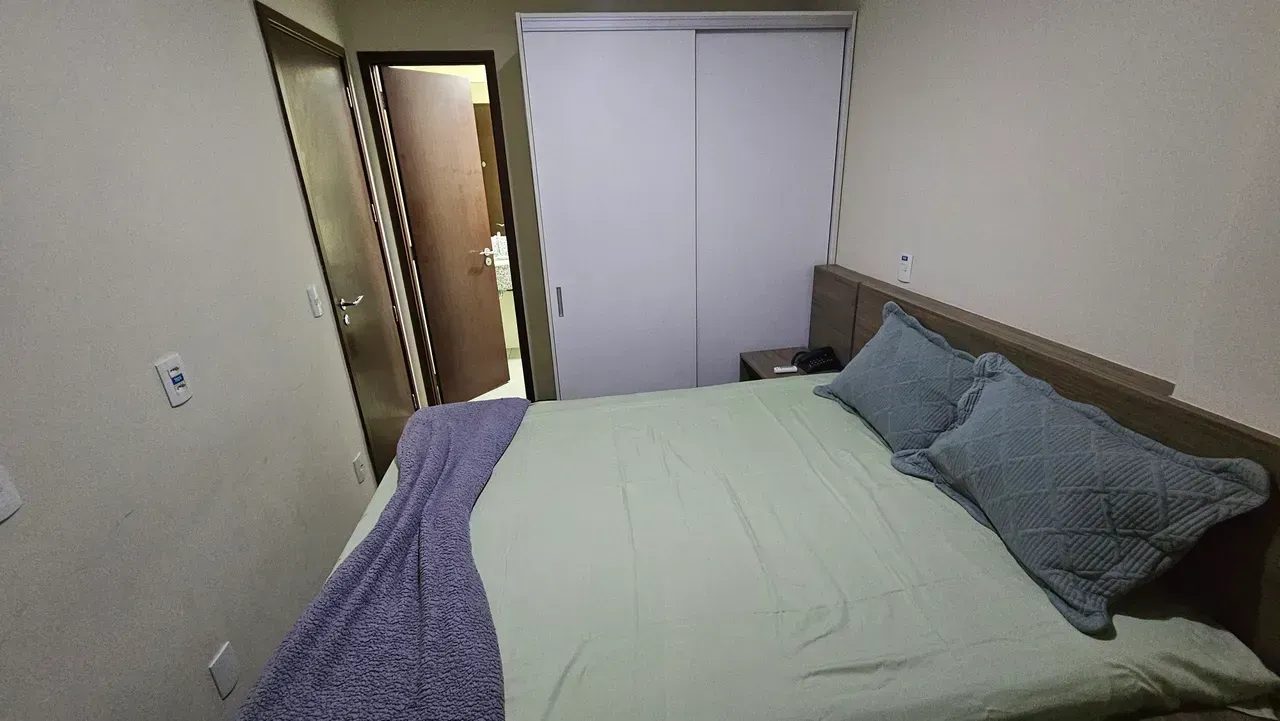 Furnished 1-bedroom apartment with open-plan kitchen — photo 12