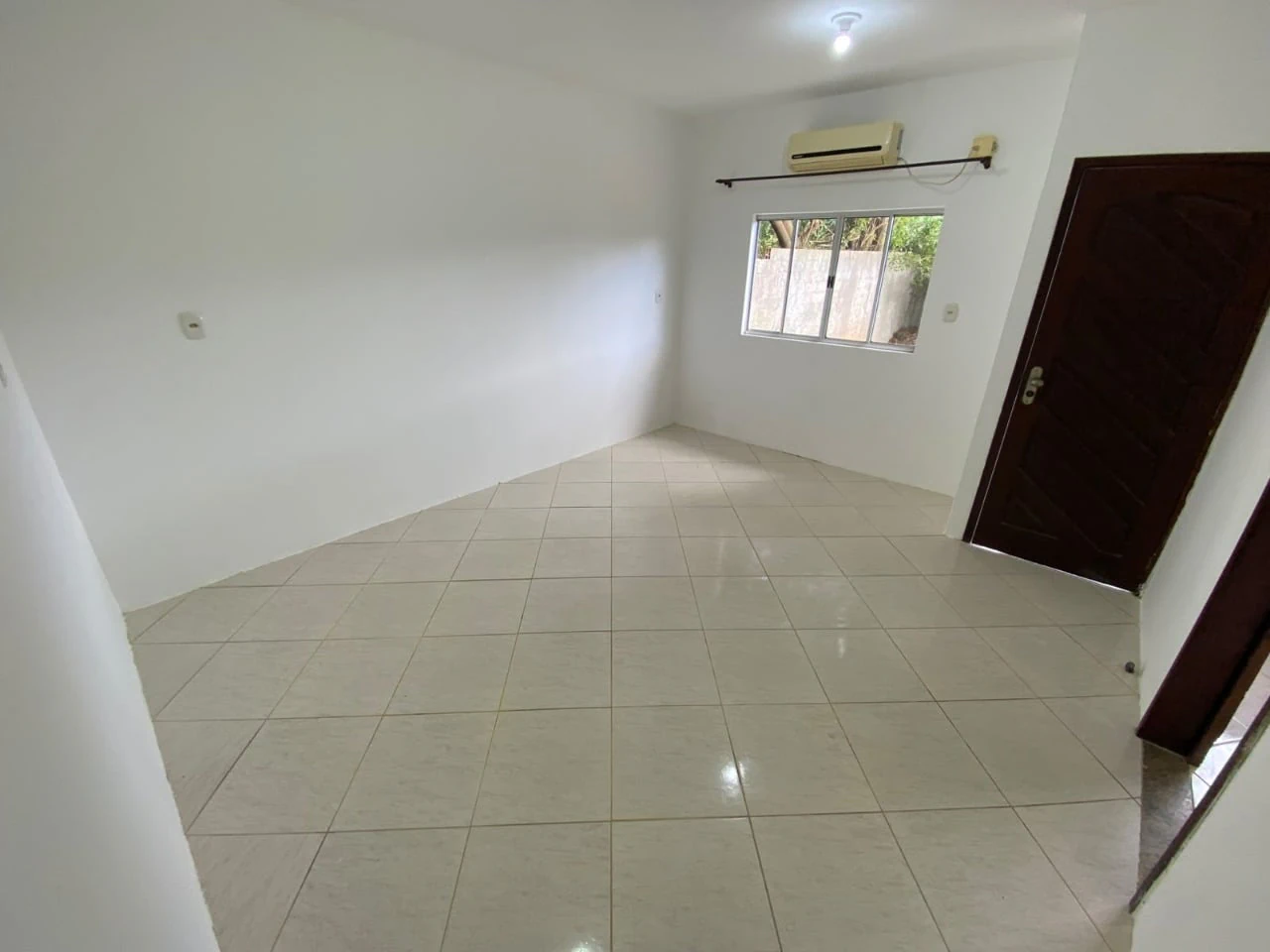House with 2 bedrooms and a separate closed kitchen — photo 14
