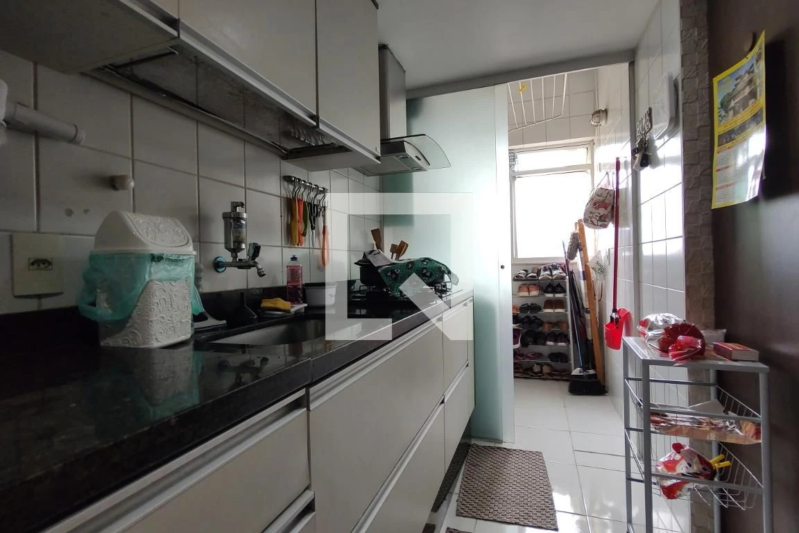 Glass-enclosed balcony in a 3-bedroom apartment, 155 m² — photo 28