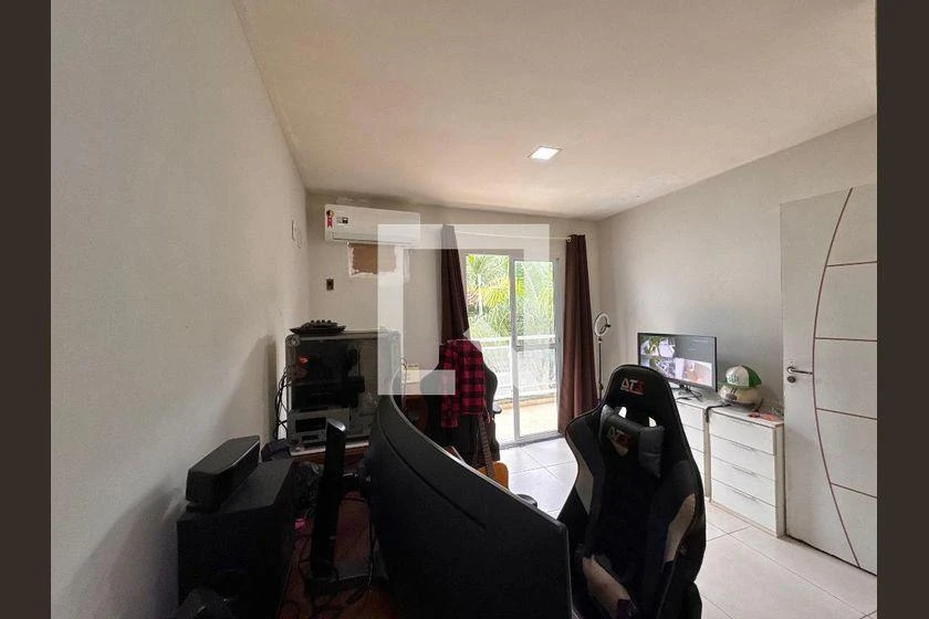 House with 3 en-suites and 3 parking spots, 270 m² — photo 36