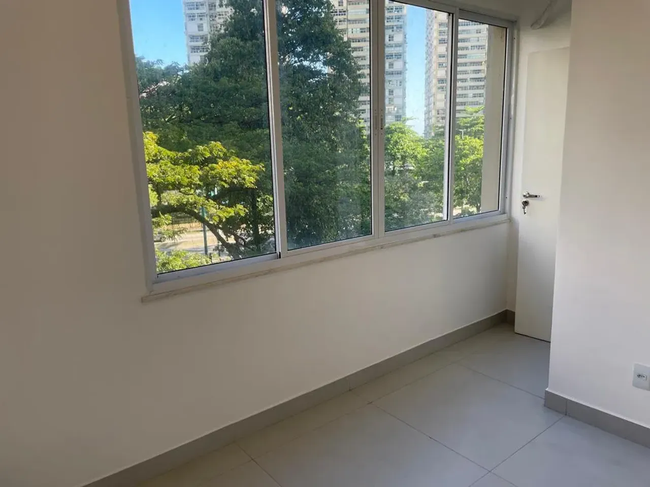 Apartamento com 2 quartos, cozinha fechada e 1 vaga — photo 17