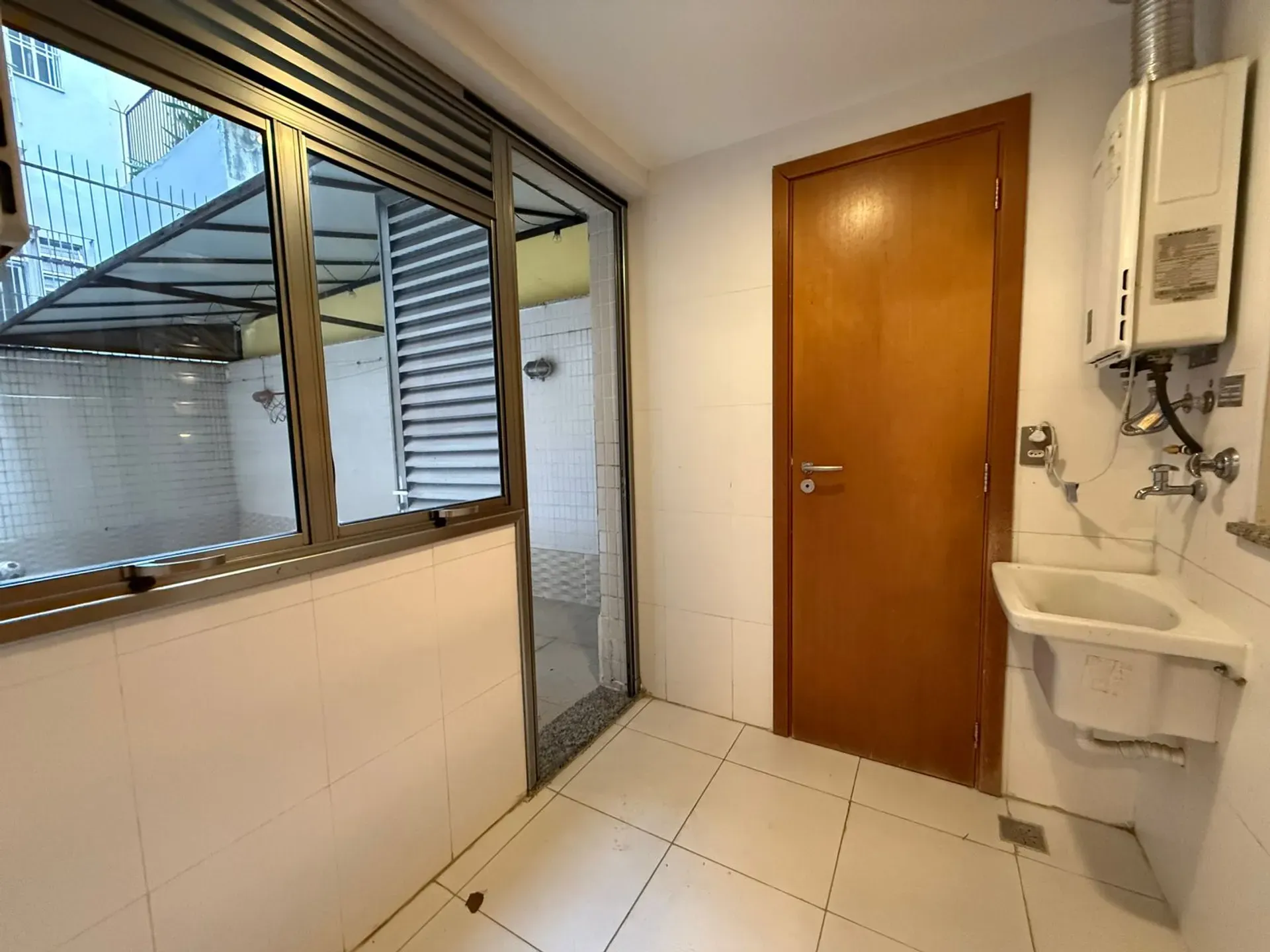 Apartamento com 4 quartos e 5 banheiros, 193 m² — photo 28