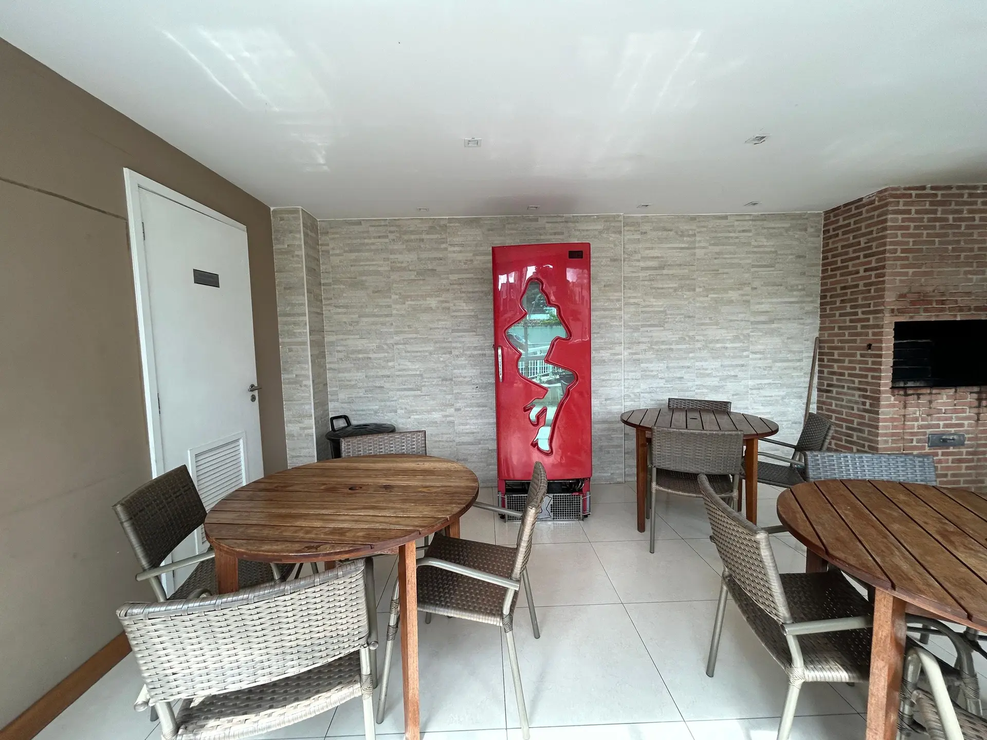 2-bedroom apartment with a mountain view in Rio de Janeiro — photo 36