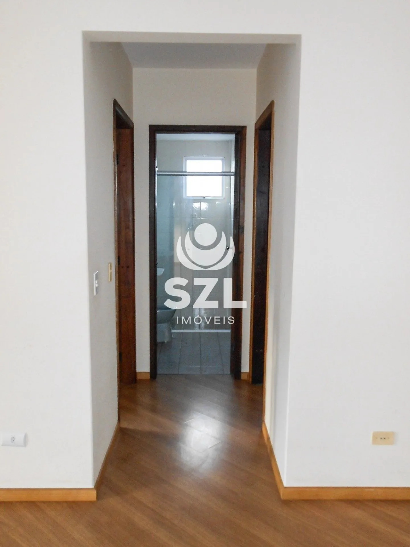 Apartment, 79 m², with wood or laminate floors — photo 14
