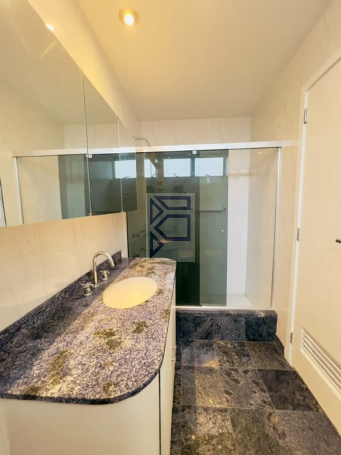 Apartamento de 227 m² com 4 quartos e 3 vagas — photo 23