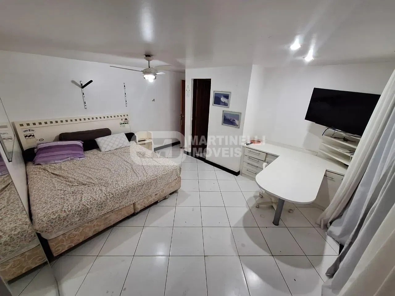 House with 5 bedrooms, all suites, plus shared pool — photo 28