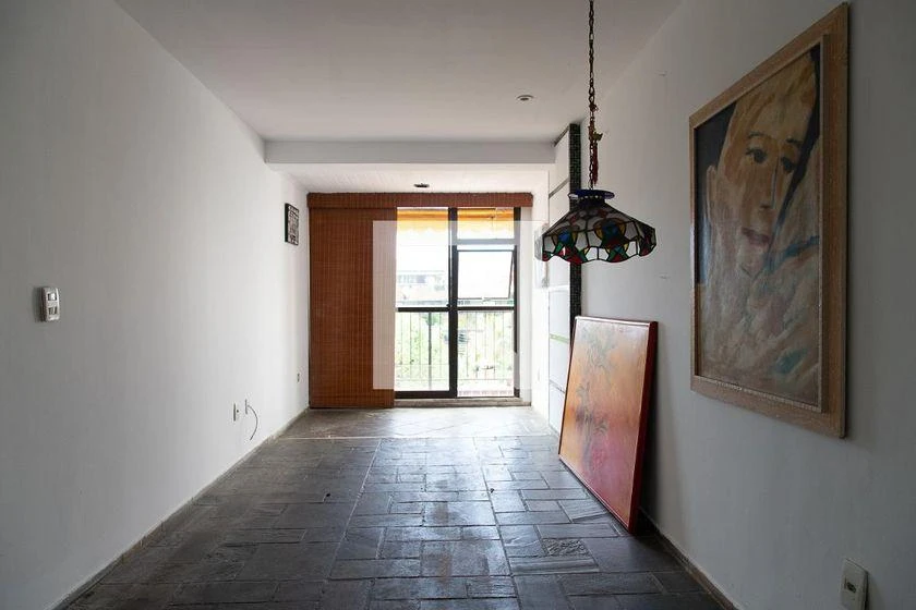 2-bedroom apartment with a home office