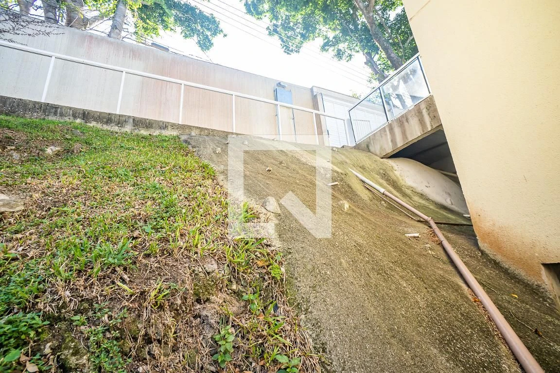 Casa mobiliada, 120 m², com janelas do piso ao teto — photo 67