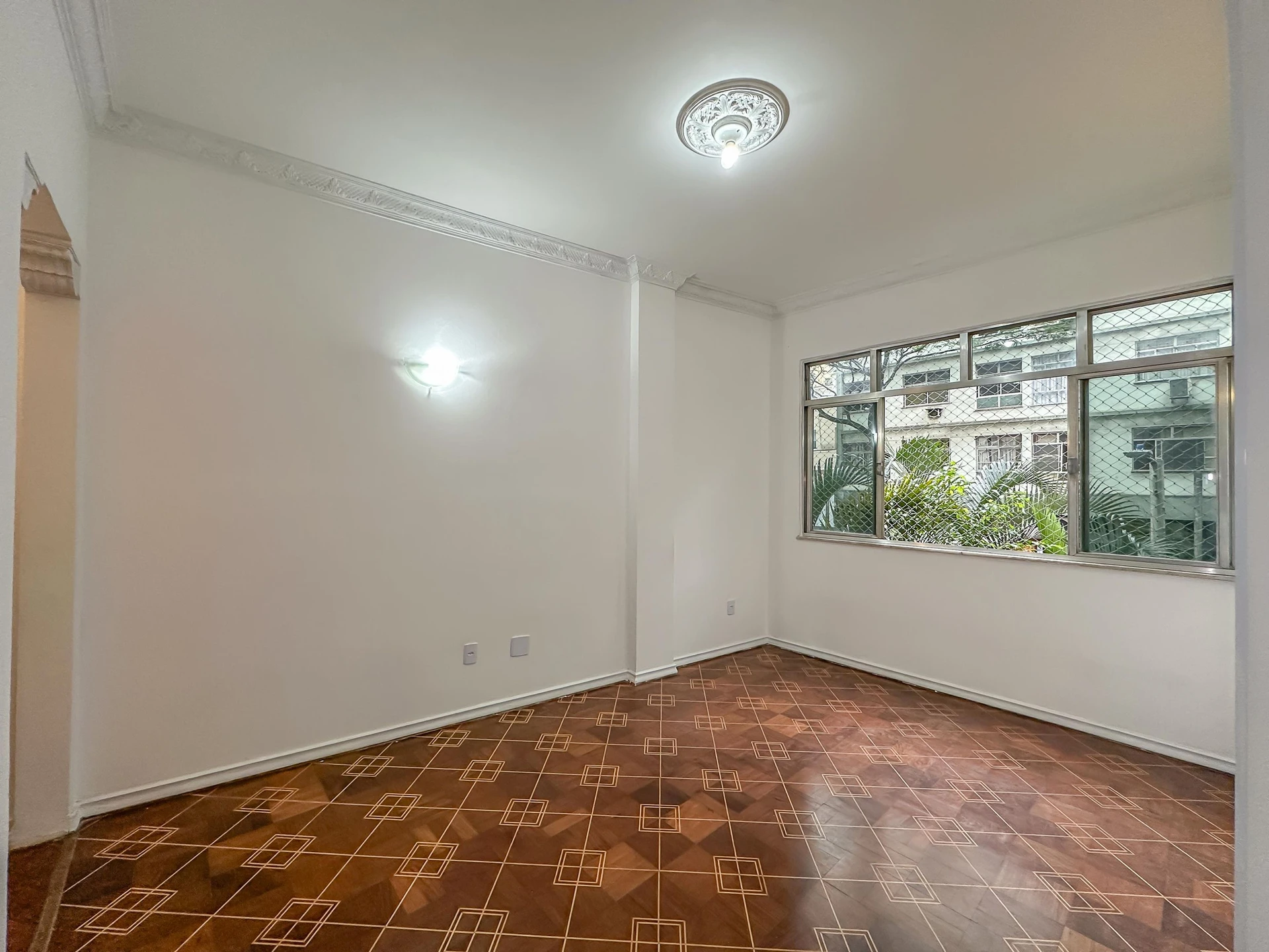 Mountain view in a 2-bedroom apartment, 76 m² — photo 10