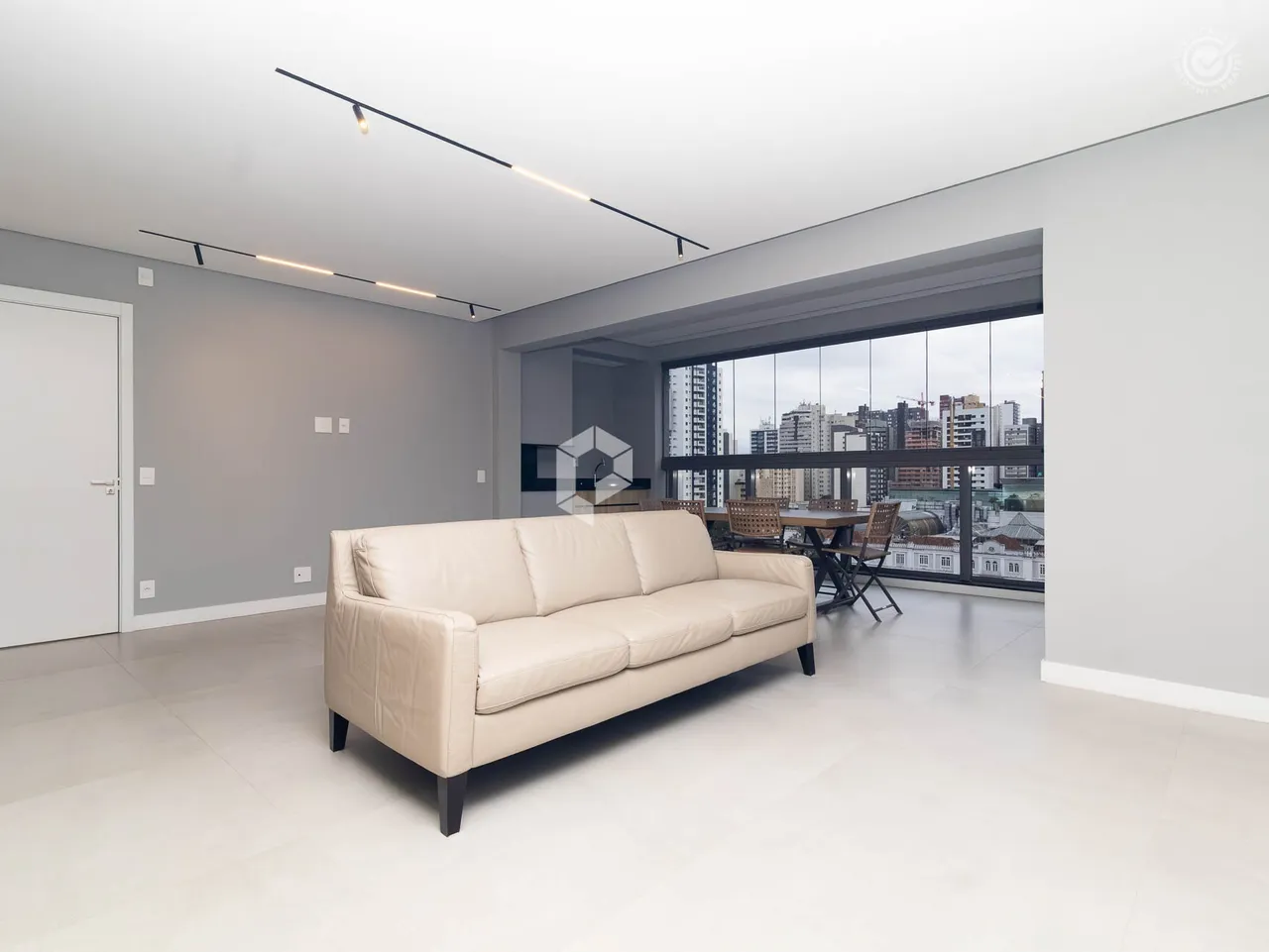 3-bedroom apartment with 4 bathrooms and 2 parking — photo 4