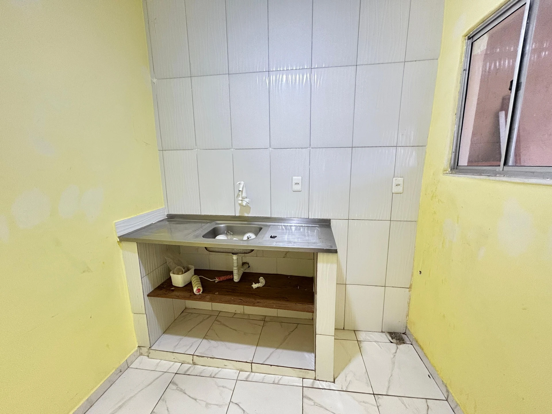 Unfurnished 1-bedroom house with a dedicated laundry area — photo 15