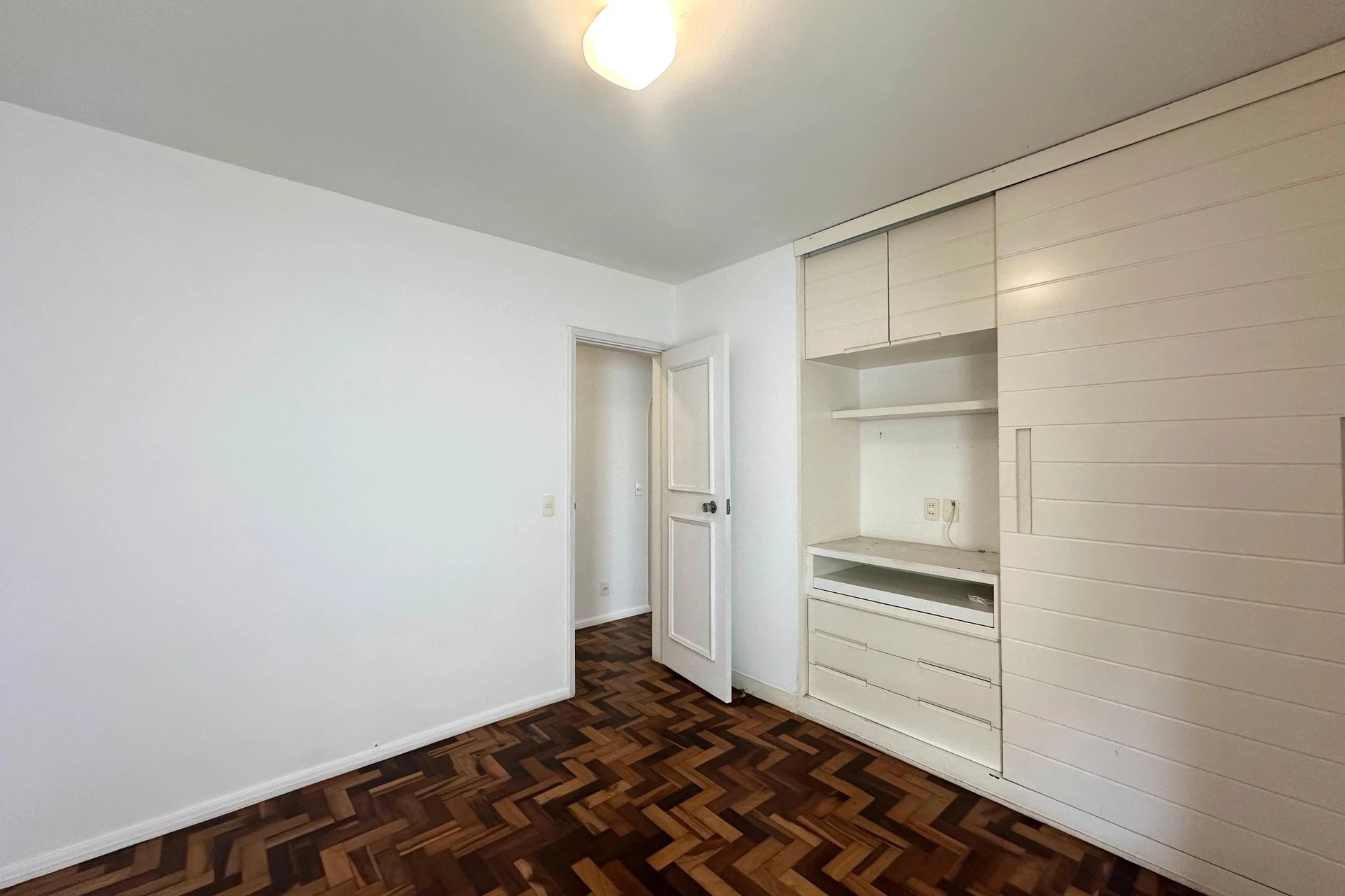 Unfurnished apartment with 2 en-suite bedrooms — photo 13