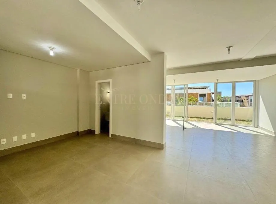 Water view in a 4-bedroom house, 263 m² — photo 34