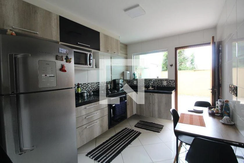 200 m² apartment with 3 en-suite bedrooms and balcony — photo 2