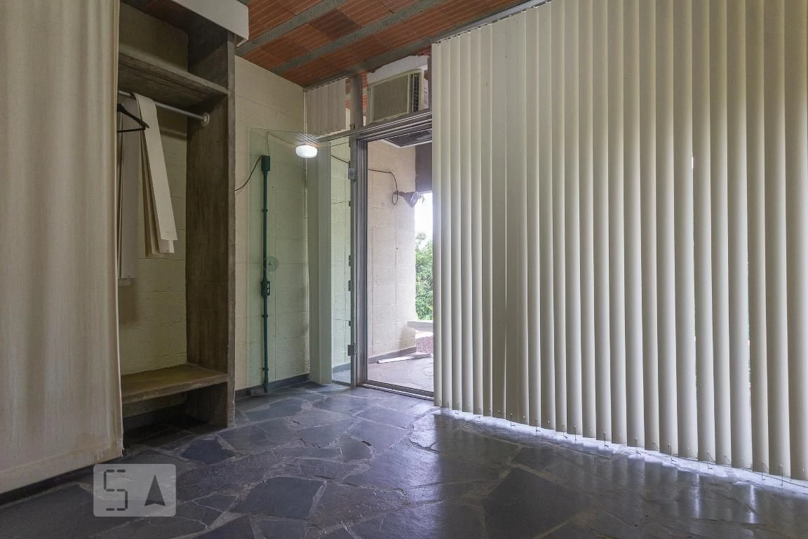 Condo house with 4 bedrooms and 400 m² — photo 22