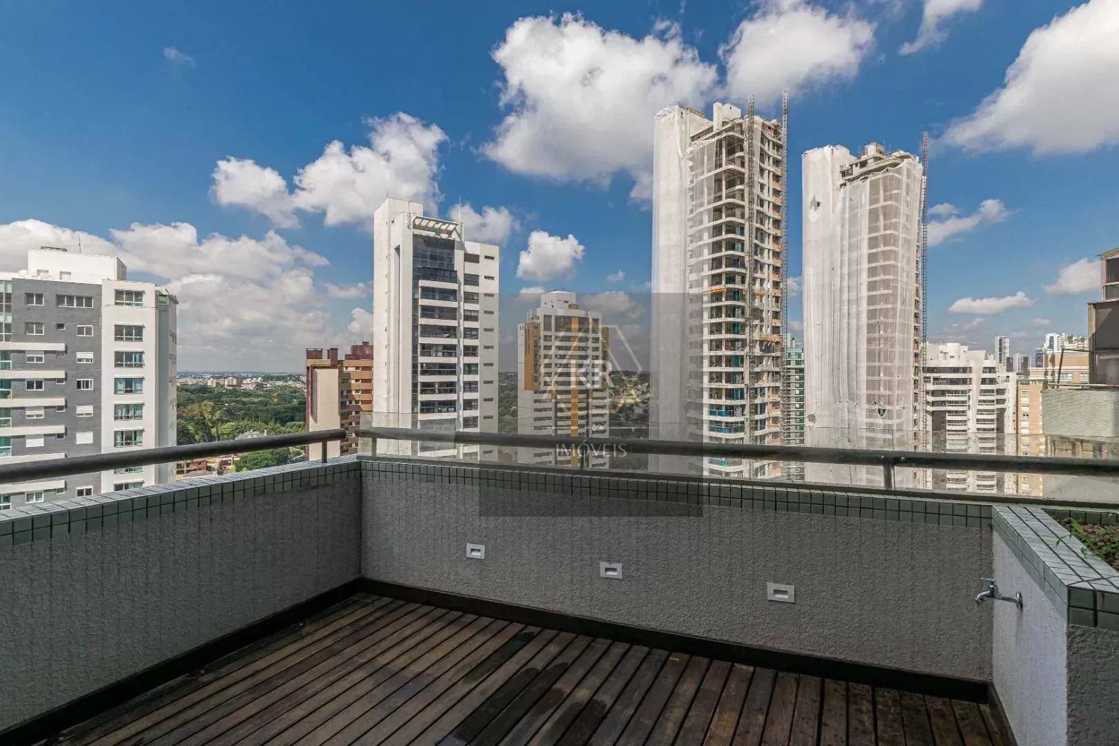 Furnished 272 m² apartment with 3 en-suites and 4 parking — photo 83