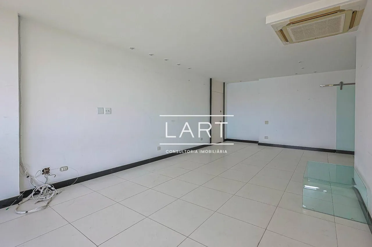 3-bedroom apartment with glassed-in balcony and 160 m² — photo 10