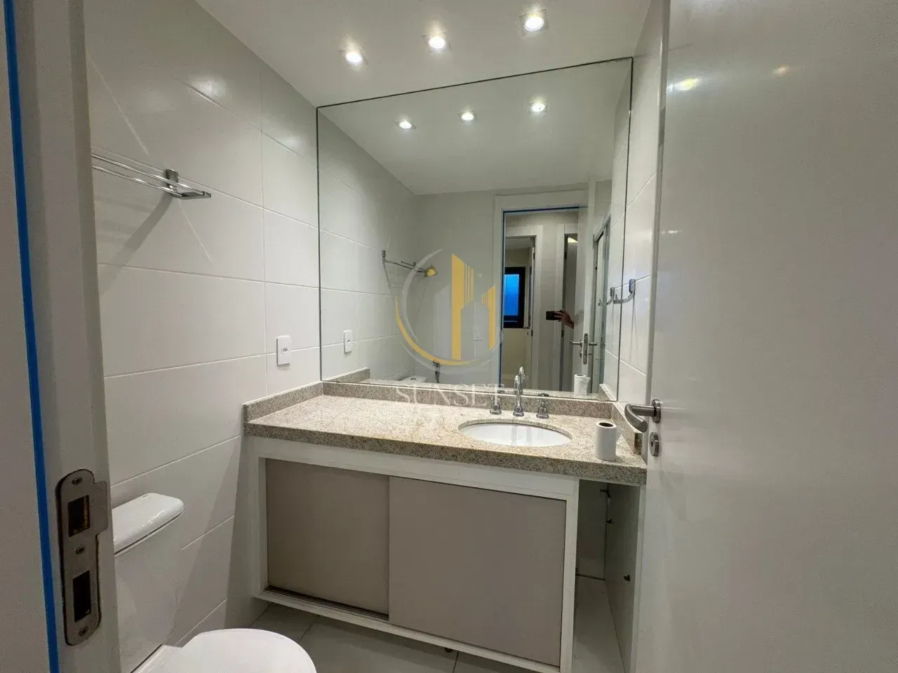 Apartment with a closed gas kitchen and 3 bedrooms — photo 8