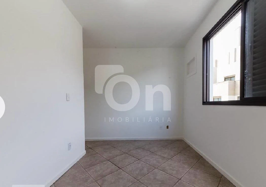 3-bedroom apartment, 1 with its own bathroom, 150 m² — photo 15