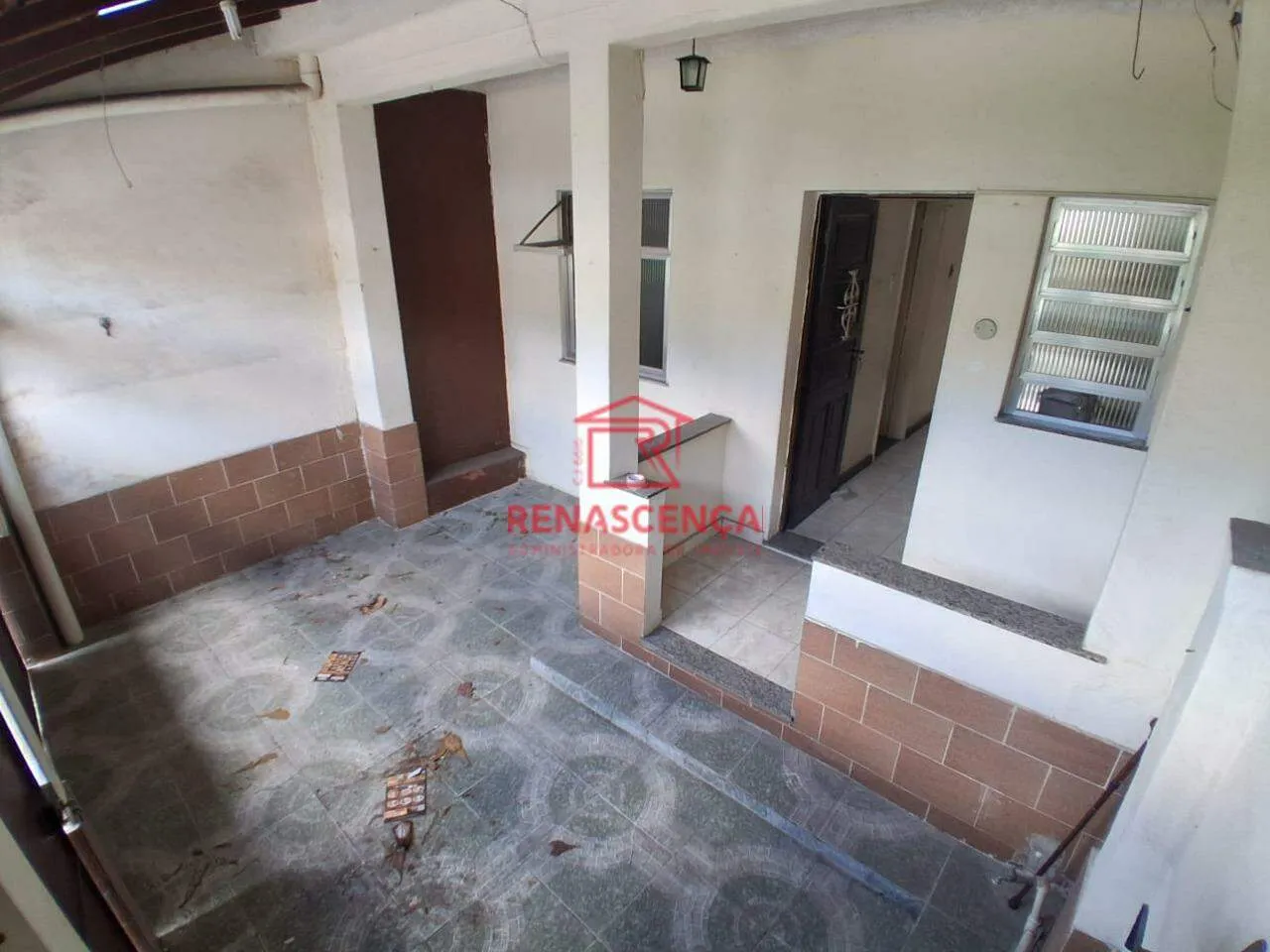 House with 5 bedrooms and 3 bathrooms, with a balcony — photo 9
