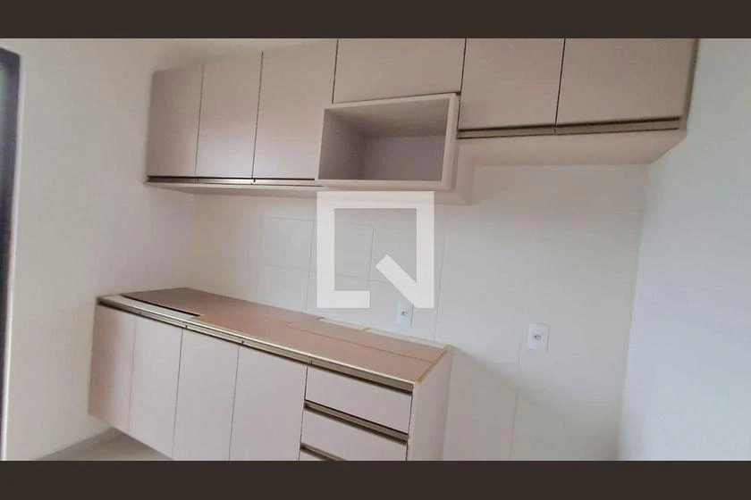 2-bedroom apartment with wood or laminate floors — photo 11