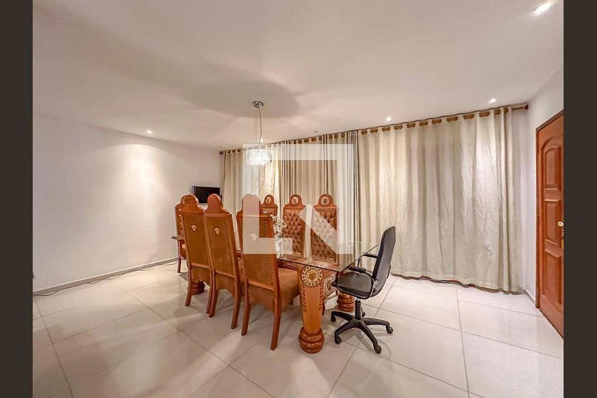 Мебльований будинок з 3 спальнями та 810 м² — photo 16
