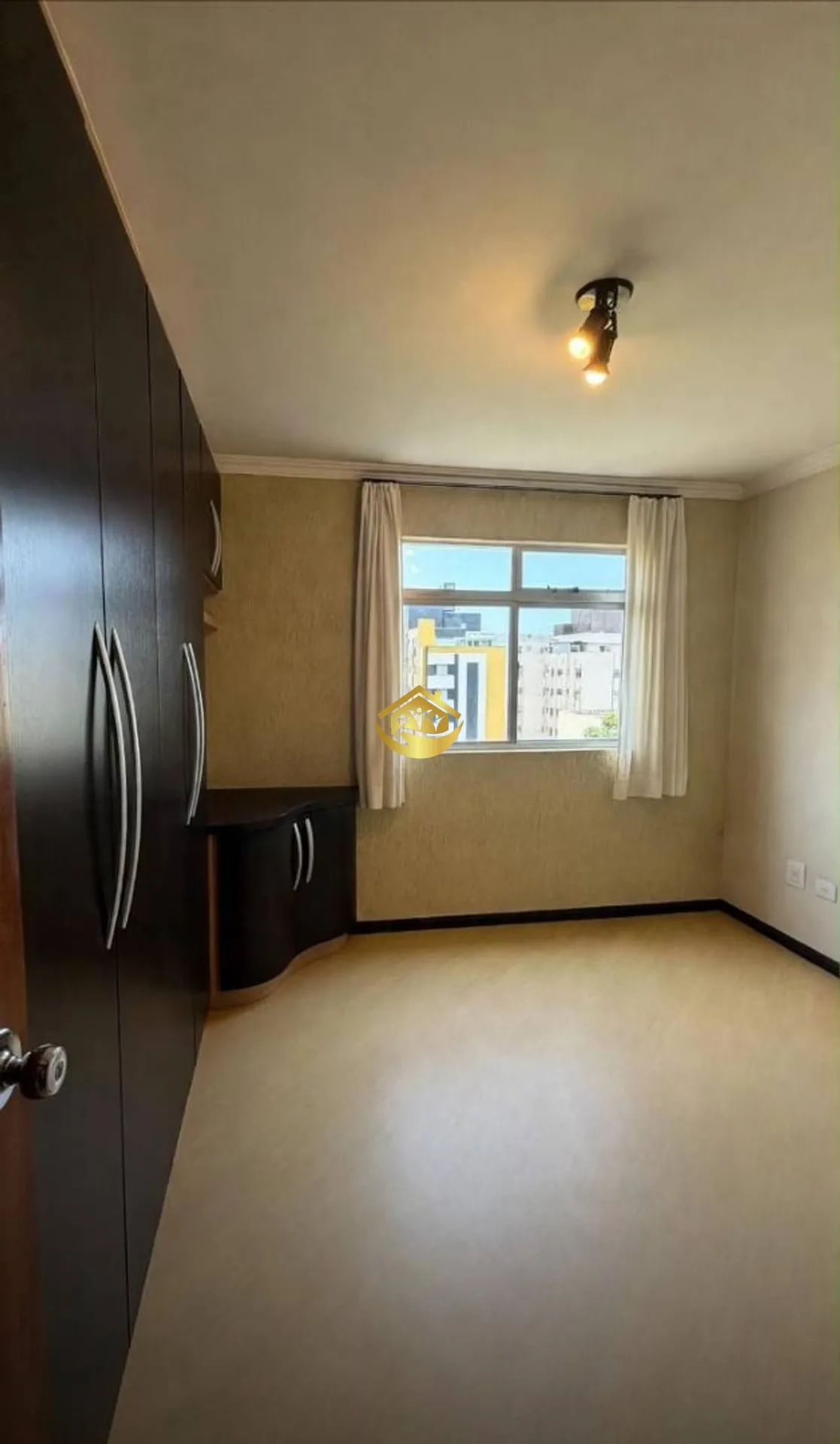 86 m² apartment with a bathtub and a grill on the balcony — photo 12