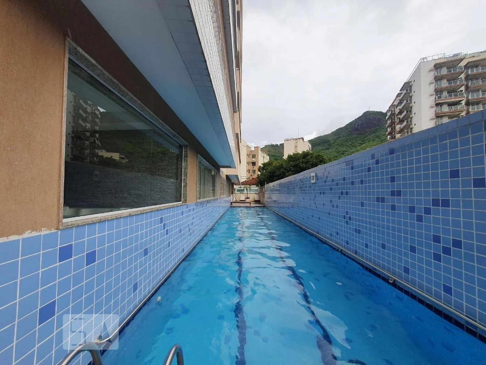 190 m² apartment with a mountain view and a home office — photo 37