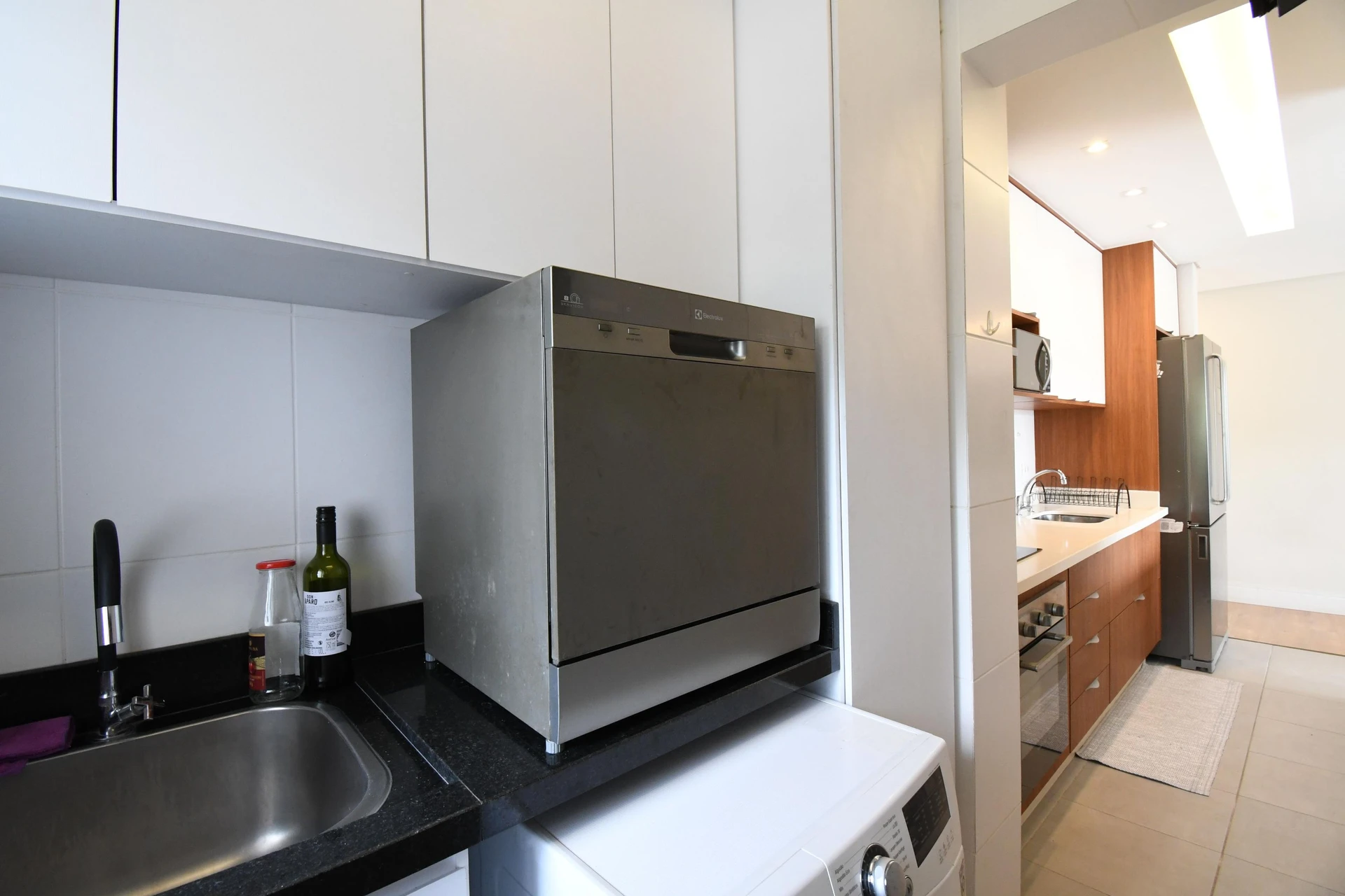 3-bedroom apartment in a building with a gym — photo 25