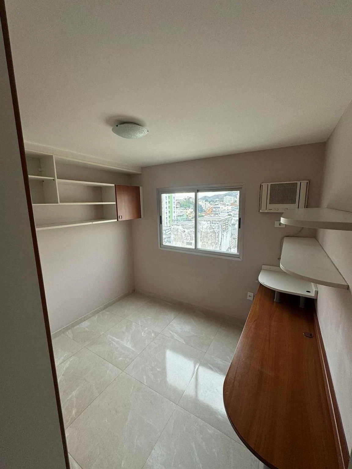 Apartment with 3 bedrooms and 4 bathrooms, balcony sink — photo 37
