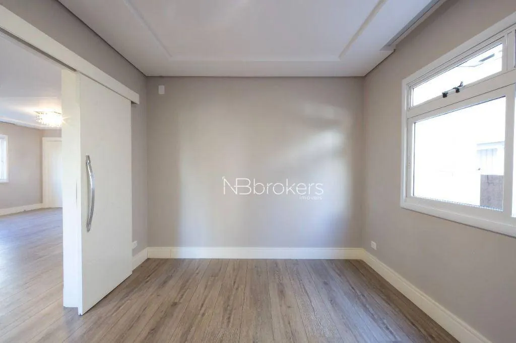Condo house with 4 bedrooms and 5 bathrooms — photo 18