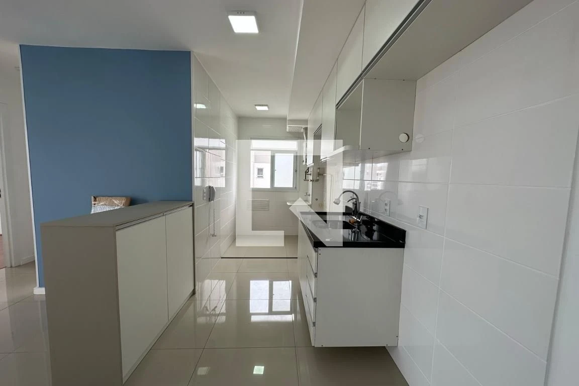 Furnished apartment, 50 m², with a glass-enclosed balcony — photo 23