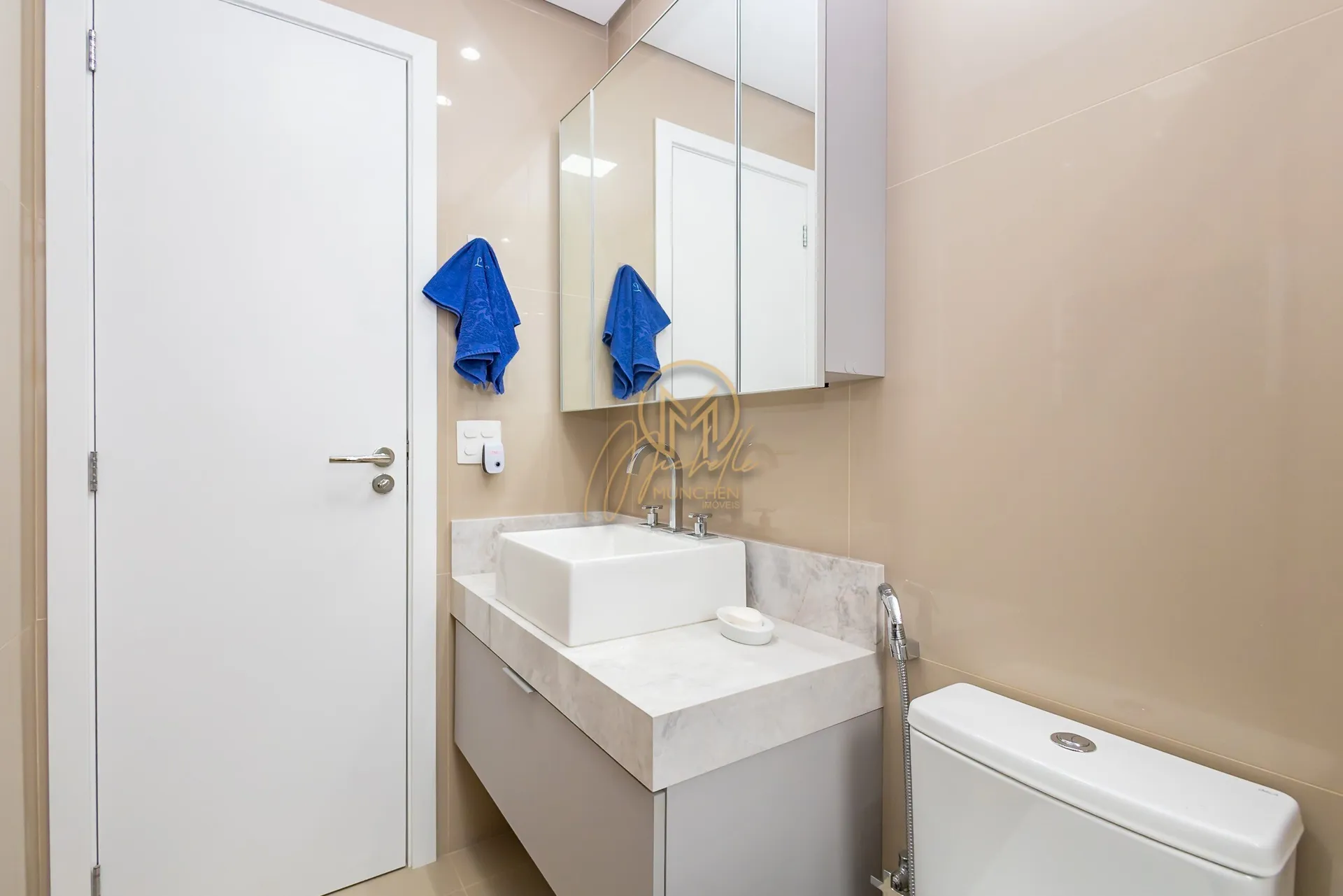 Furnished 462 m² apartment with 4 en-suite rooms — photo 100