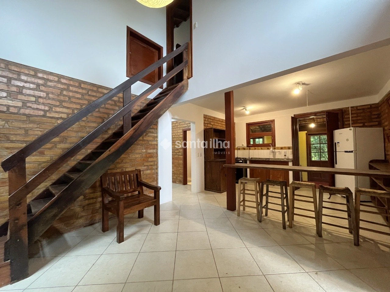 4-bedroom house with a garden