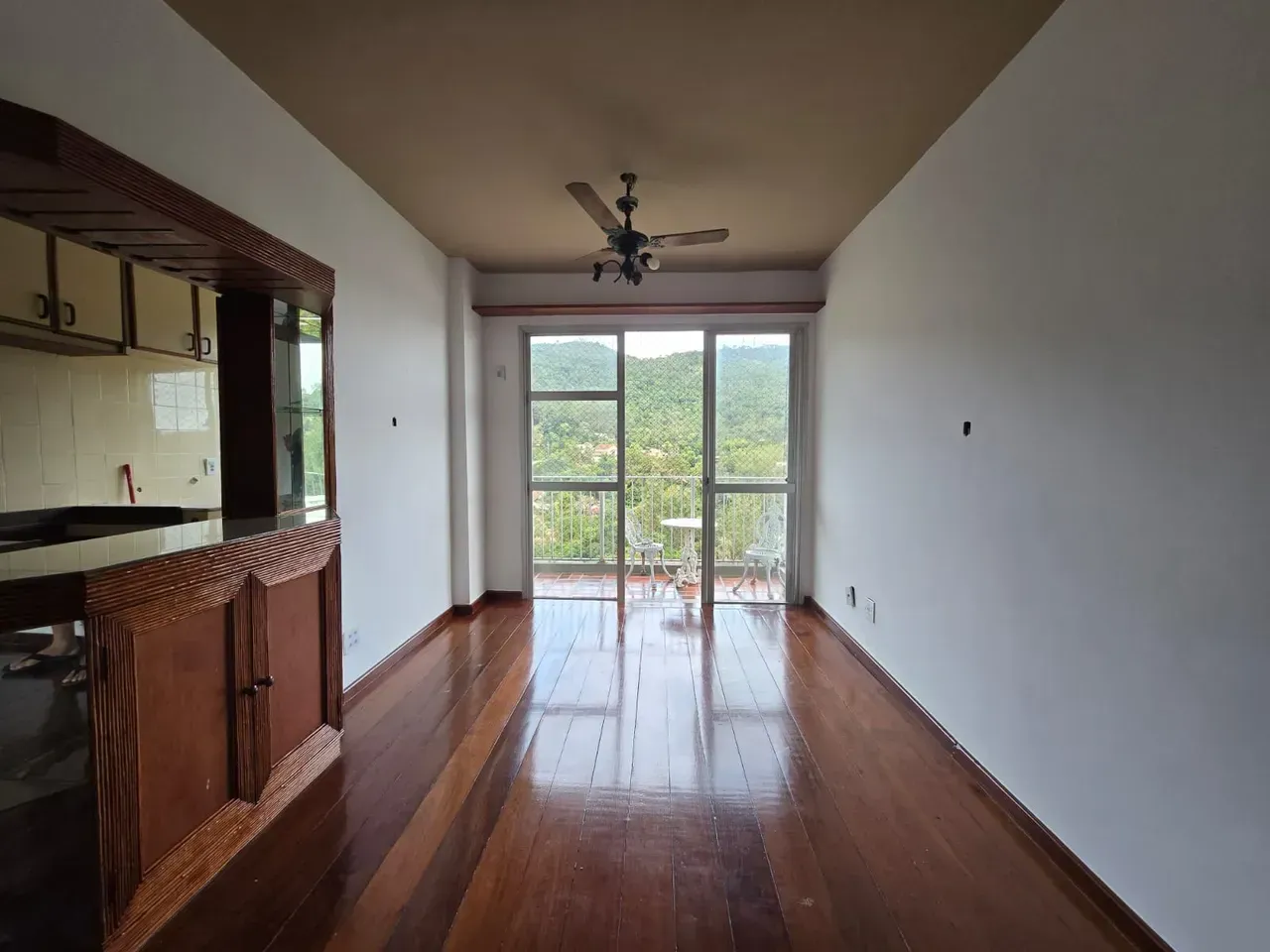 Apartamento de 2 quartos com cozinha fechada e 60 m² — photo 16