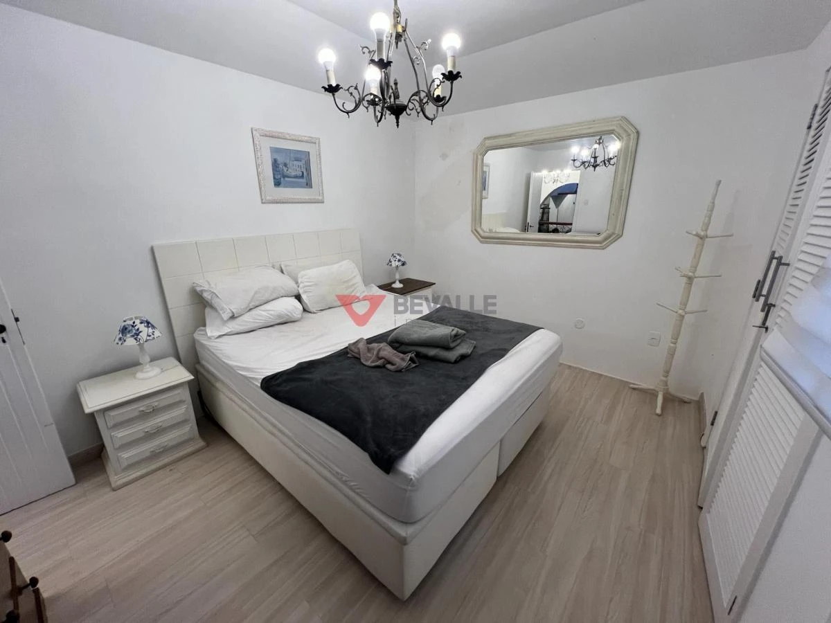 220 m² house with a washing machine and a home office — photo 4