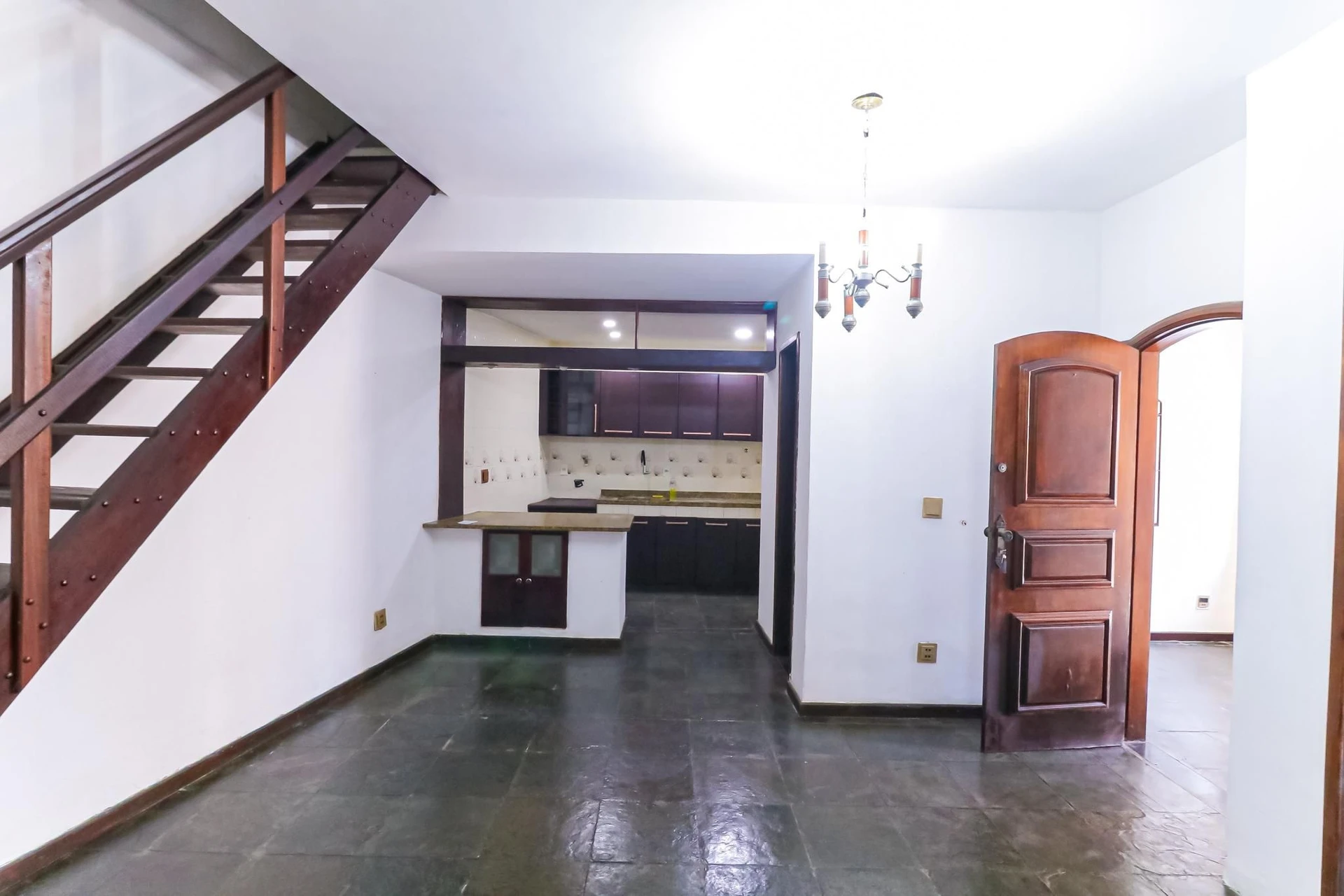 House, 240 m², with a jacuzzi — photo 5