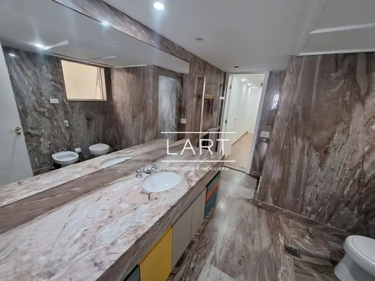 Furnished apartment with 2 bedrooms and 203 m² — photo 17
