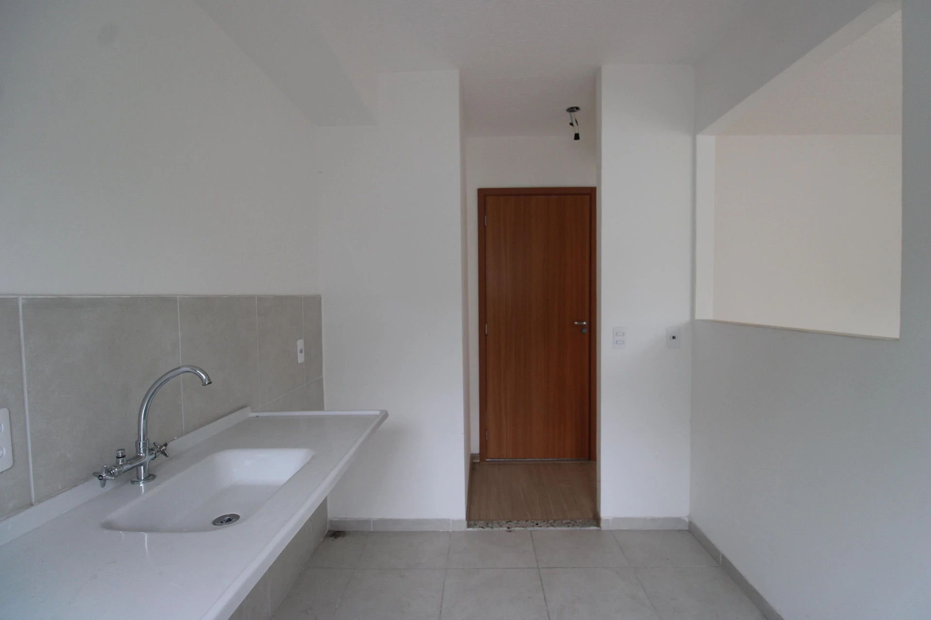 Apartamento de 2 quartos em condomínio com piscina — photo 21