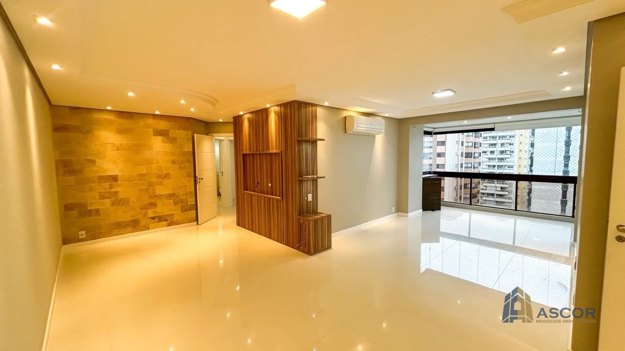 3-bedroom apartment with a bathtub in Florianópolis — photo 3