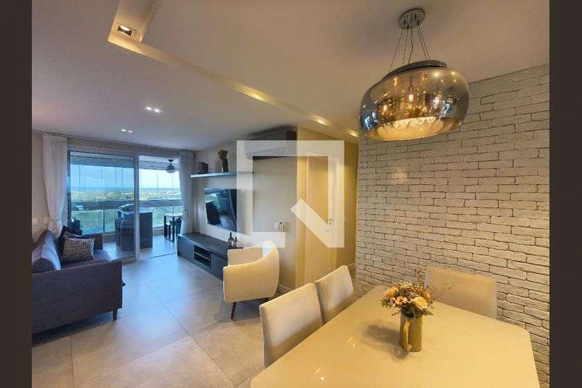 2-bedroom apartment with 1 en-suite and open-plan kitchen — photo 8