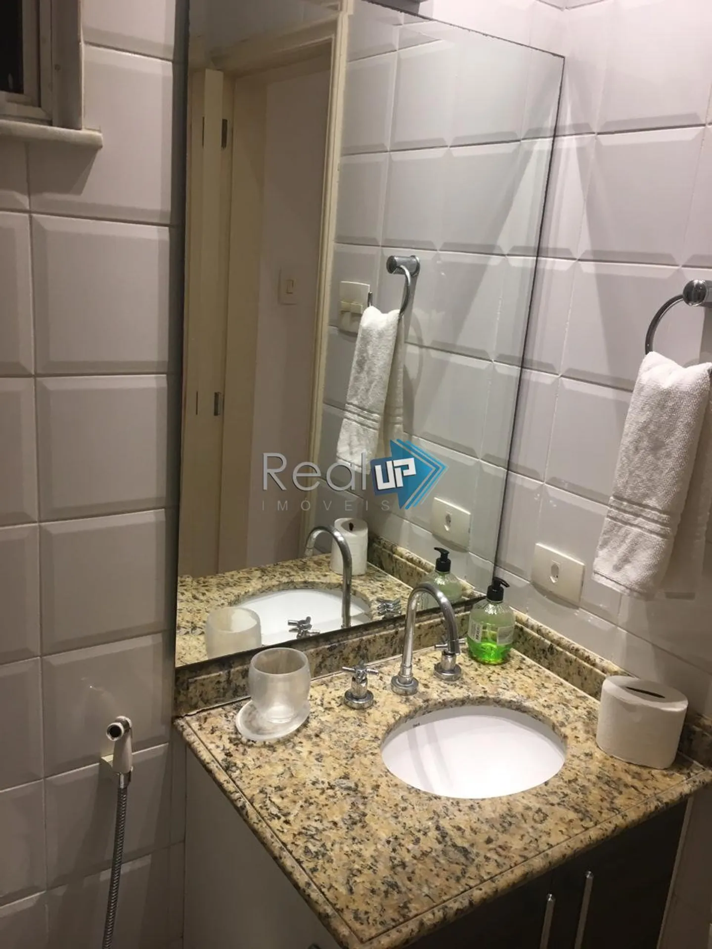 One-bedroom apartment with a washing machine — photo 12