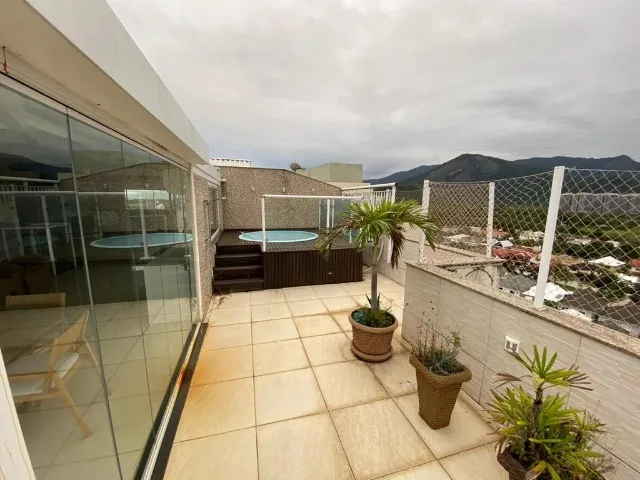 Glass-enclosed balcony in a 3-bedroom apartment, 177 m² — photo 10