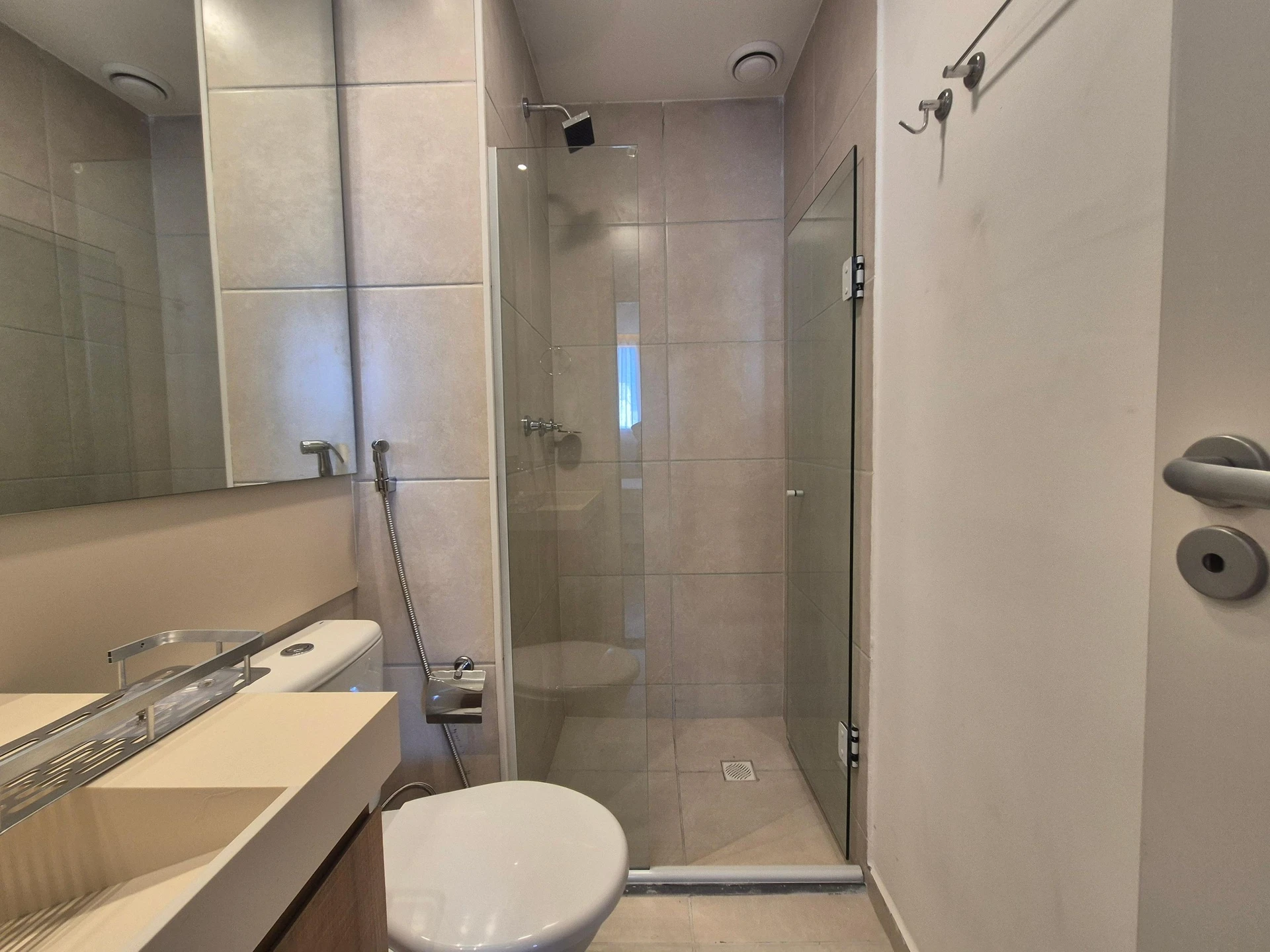 Apartamento mobiliado de 2 quartos em condomínio com piscina — photo 39